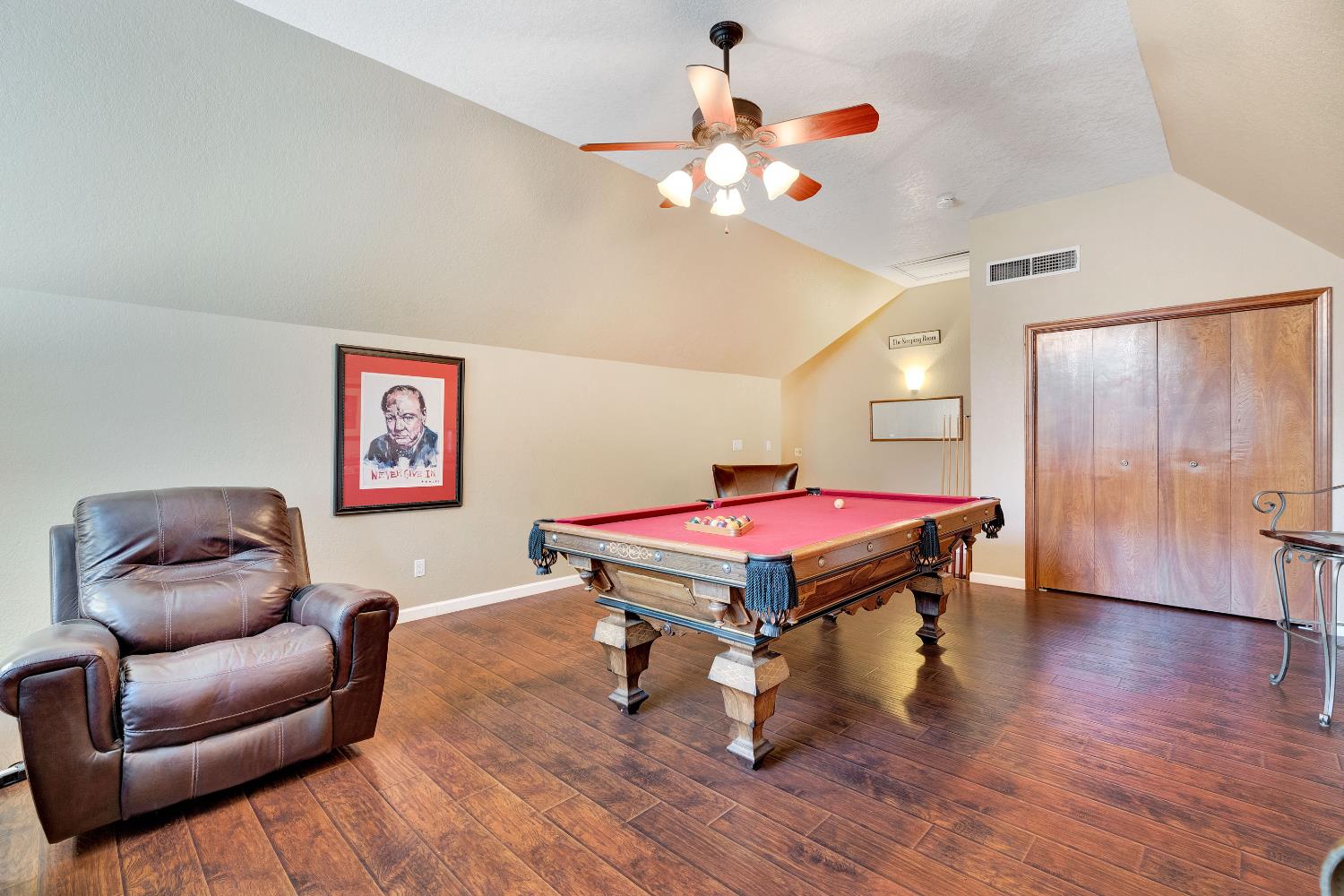 327 E Audubon Dr, Fresno, CA 93720