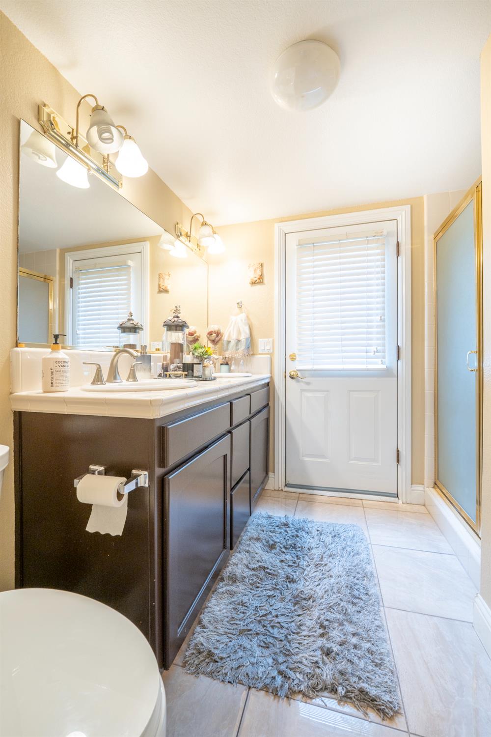 9655 N Willey Ct, Fresno, CA 93720