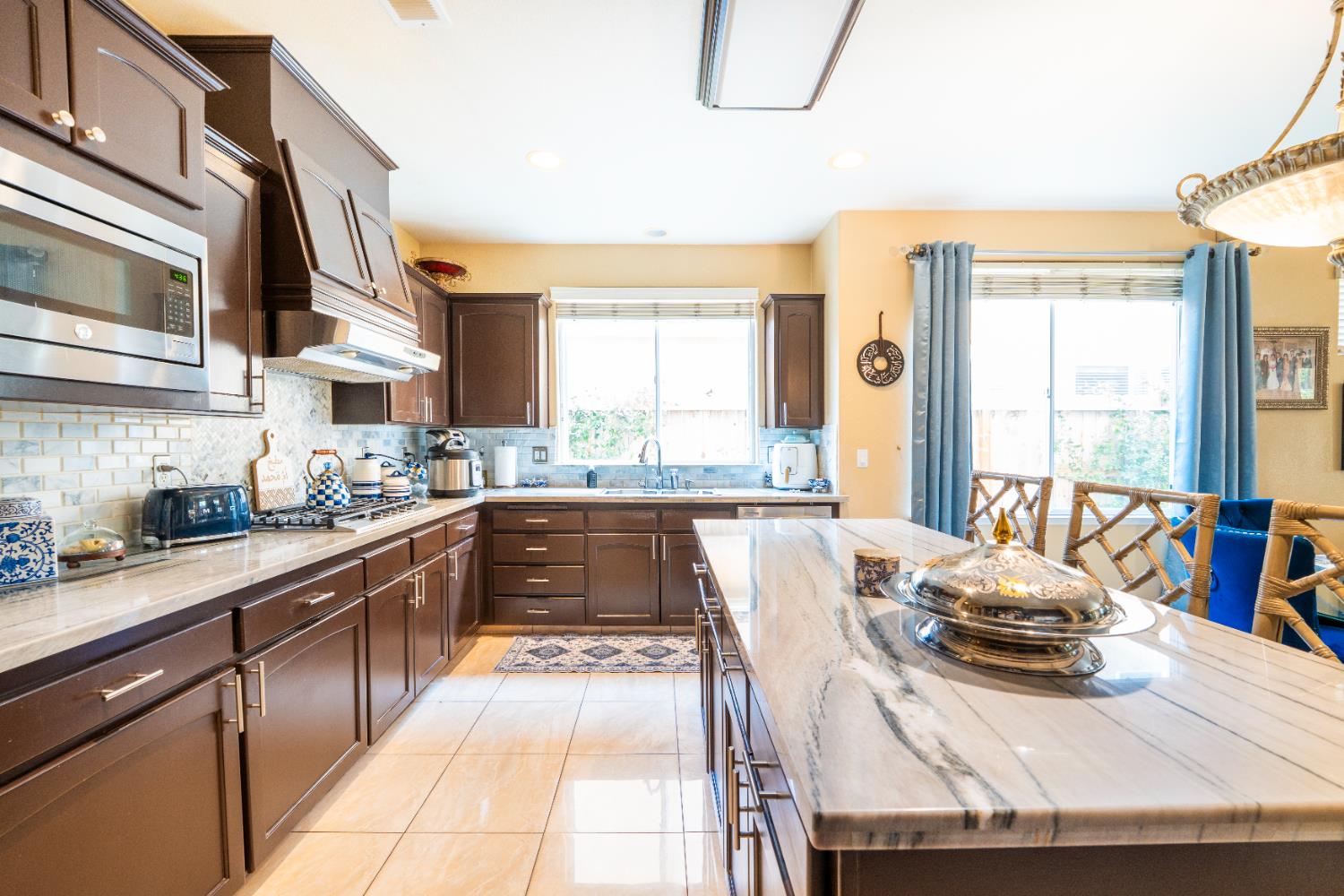 9655 N Willey Ct, Fresno, CA 93720