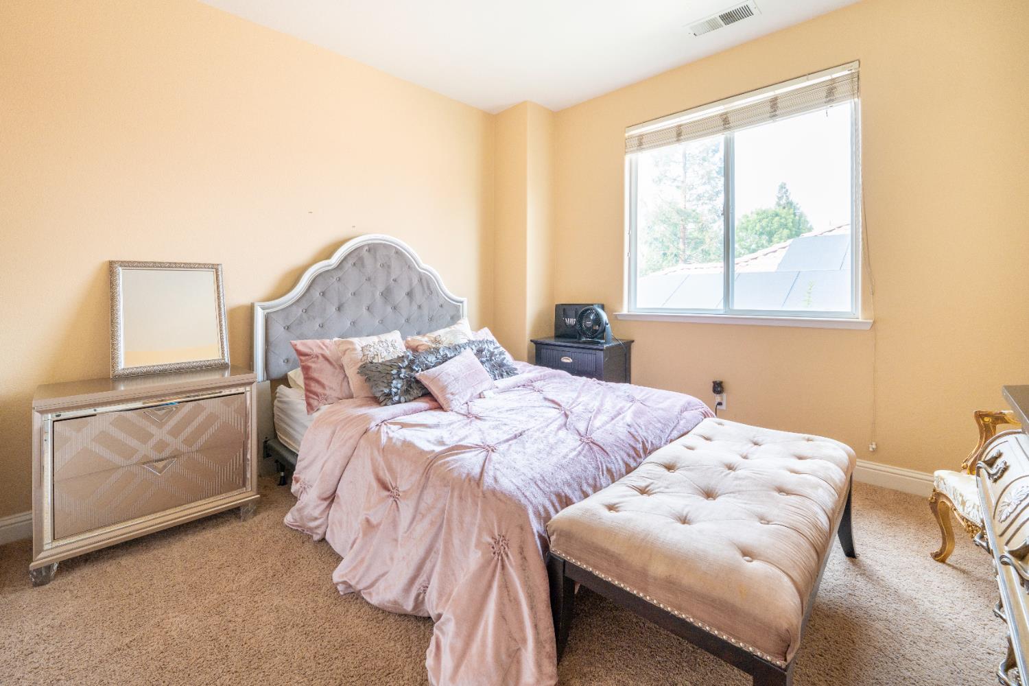 9655 N Willey Ct, Fresno, CA 93720