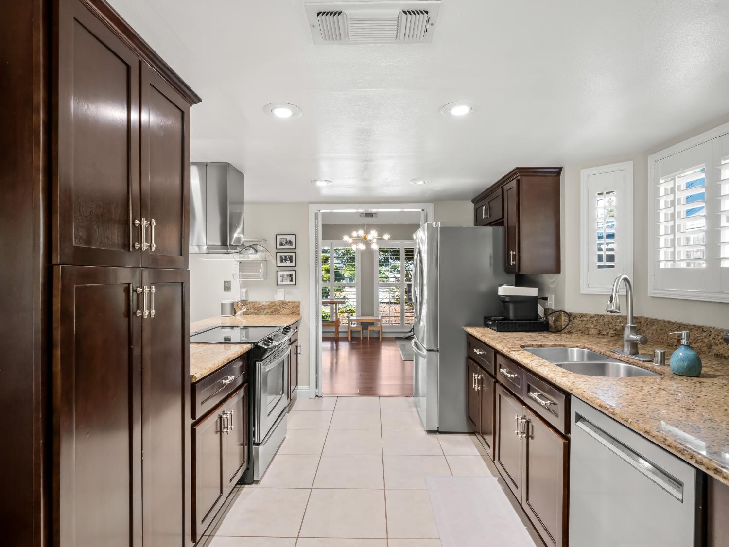 8732 N Fuller Ave, Fresno, CA 93720