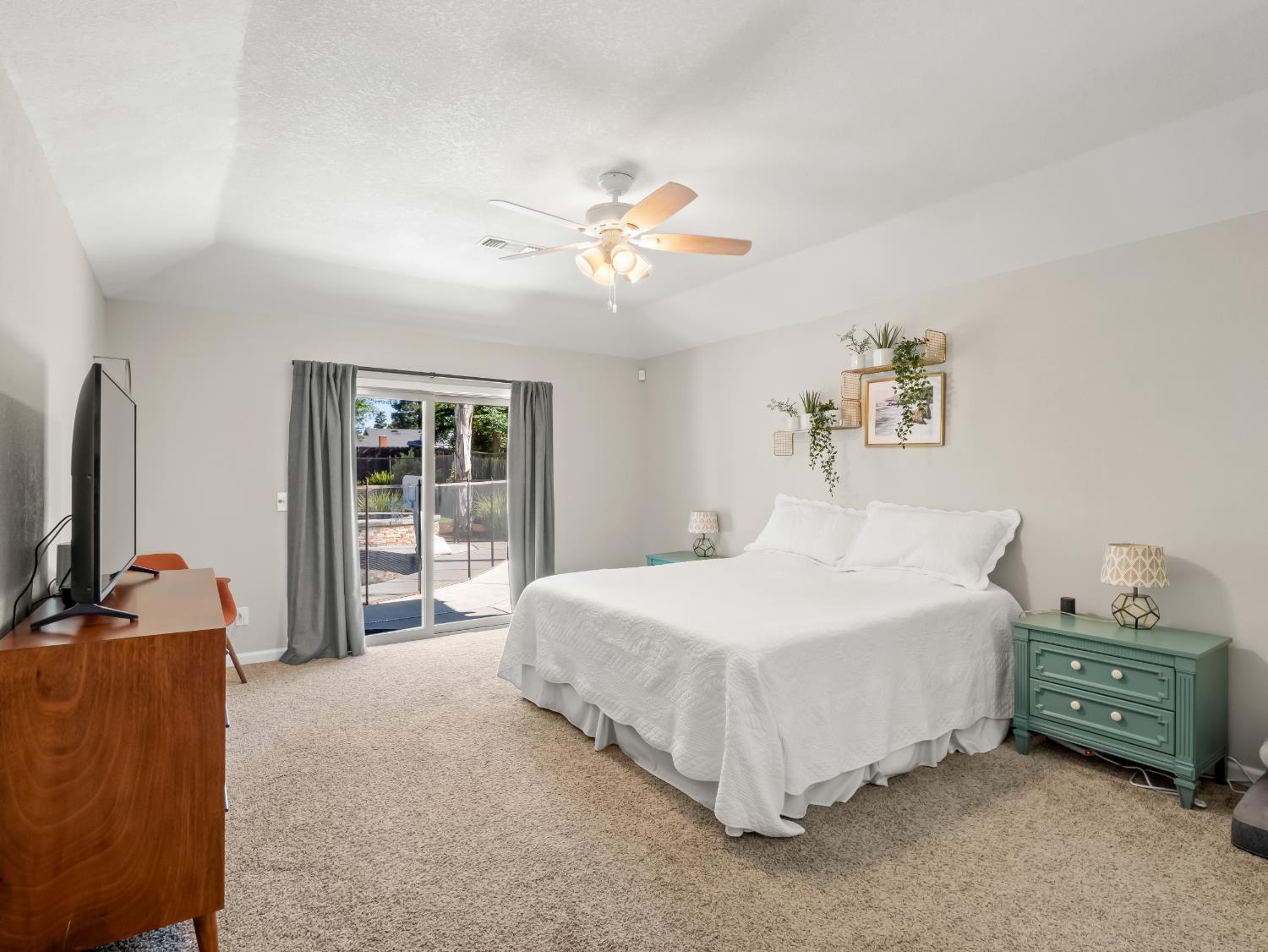 8732 N Fuller Ave, Fresno, CA 93720