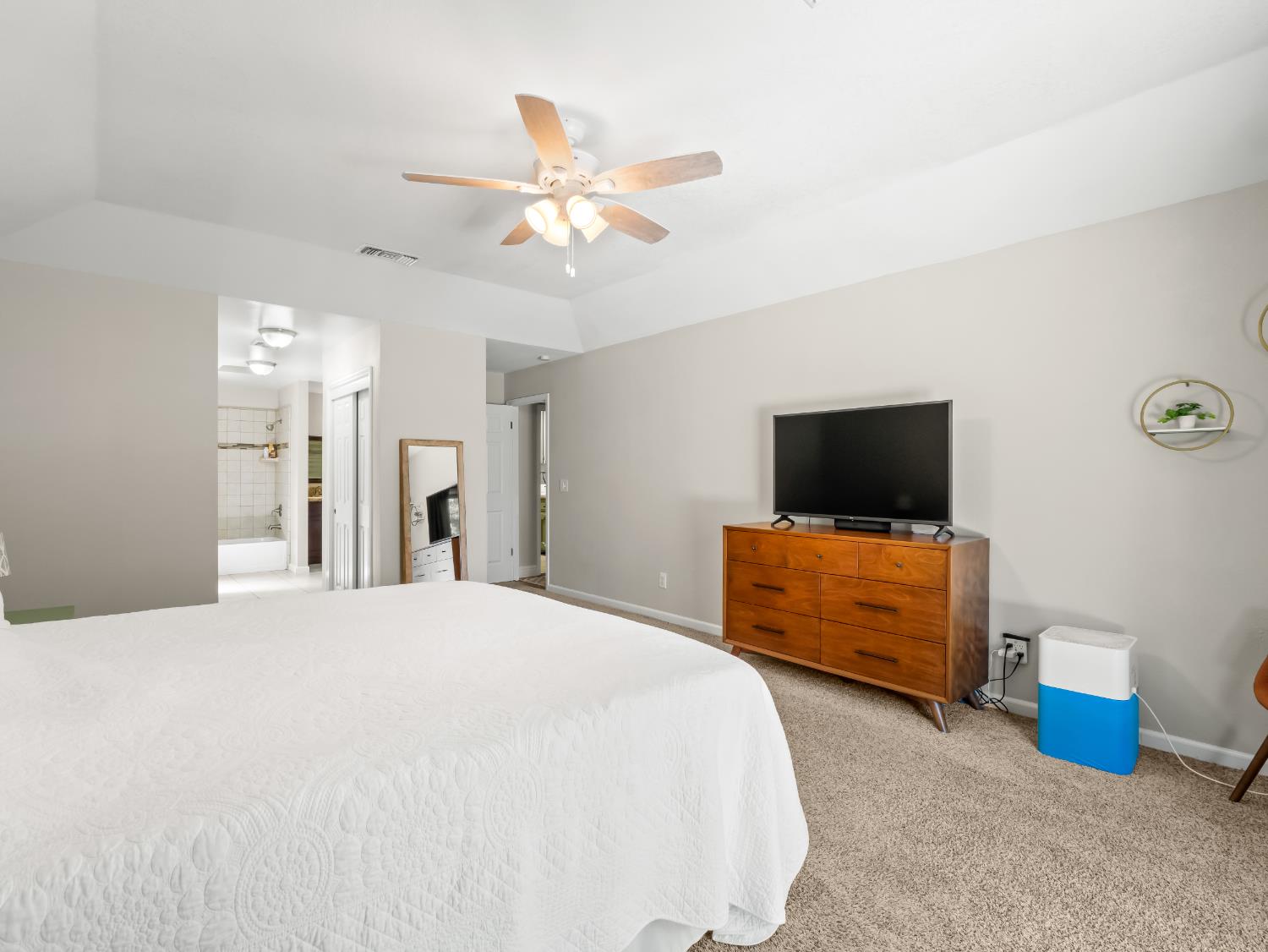 8732 N Fuller Ave, Fresno, CA 93720