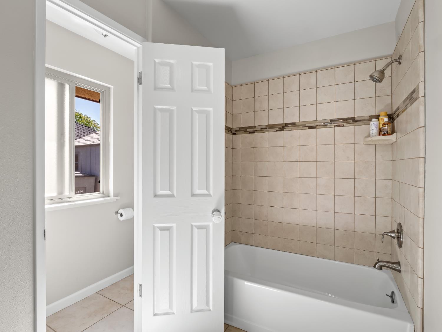 8732 N Fuller Ave, Fresno, CA 93720