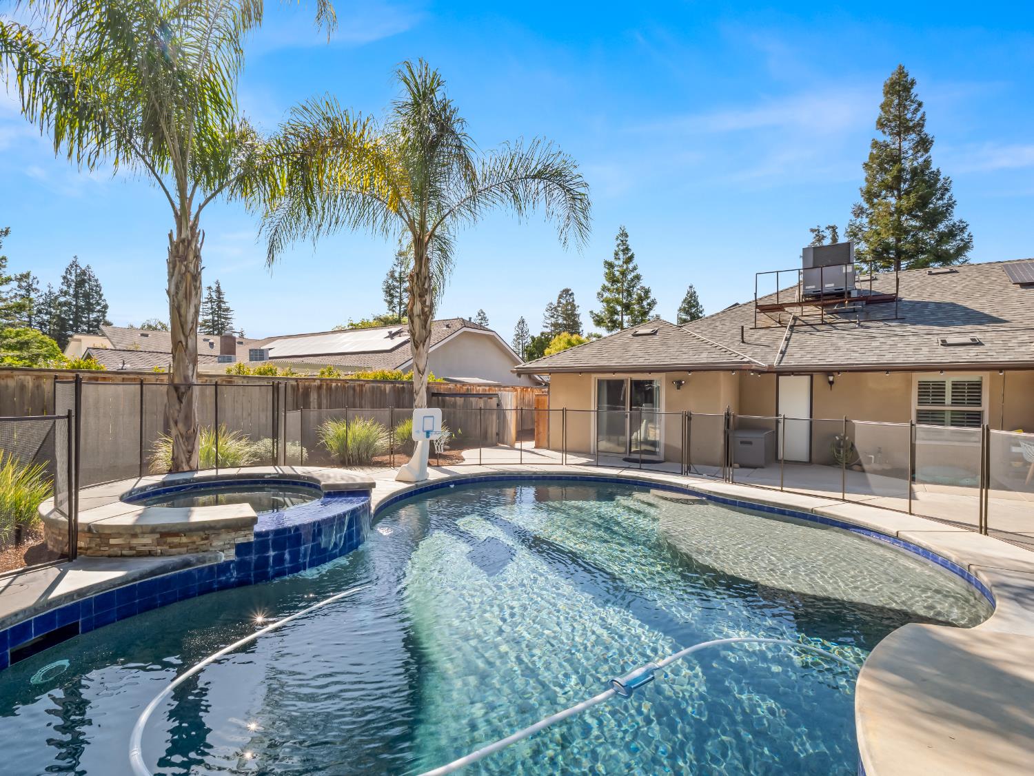 8732 N Fuller Ave, Fresno, CA 93720