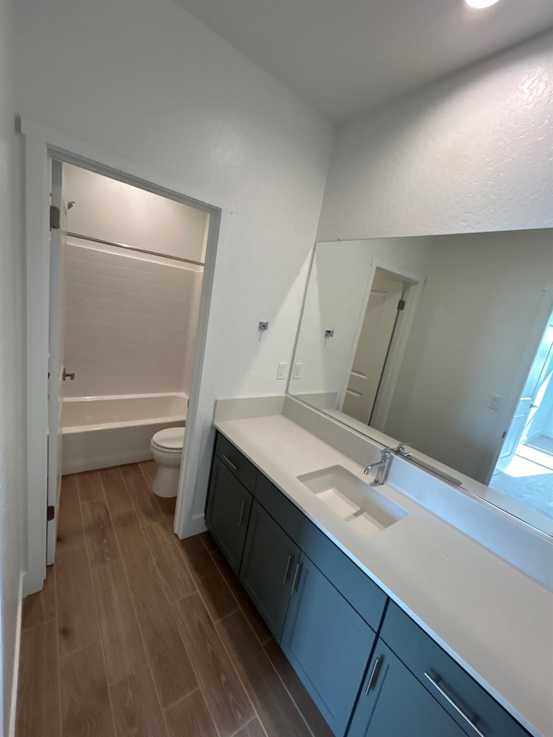 2813 E Corteza Dr, Fresno, CA 93730