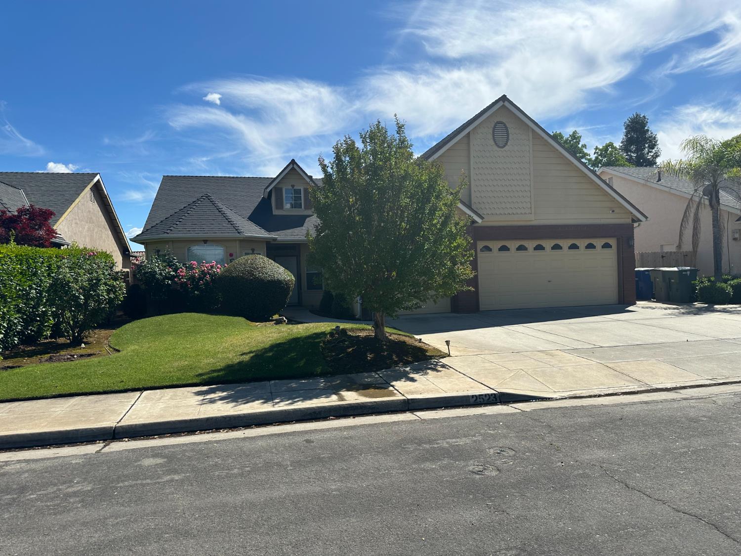 2523 E Cole Ave, Fresno, CA 93720