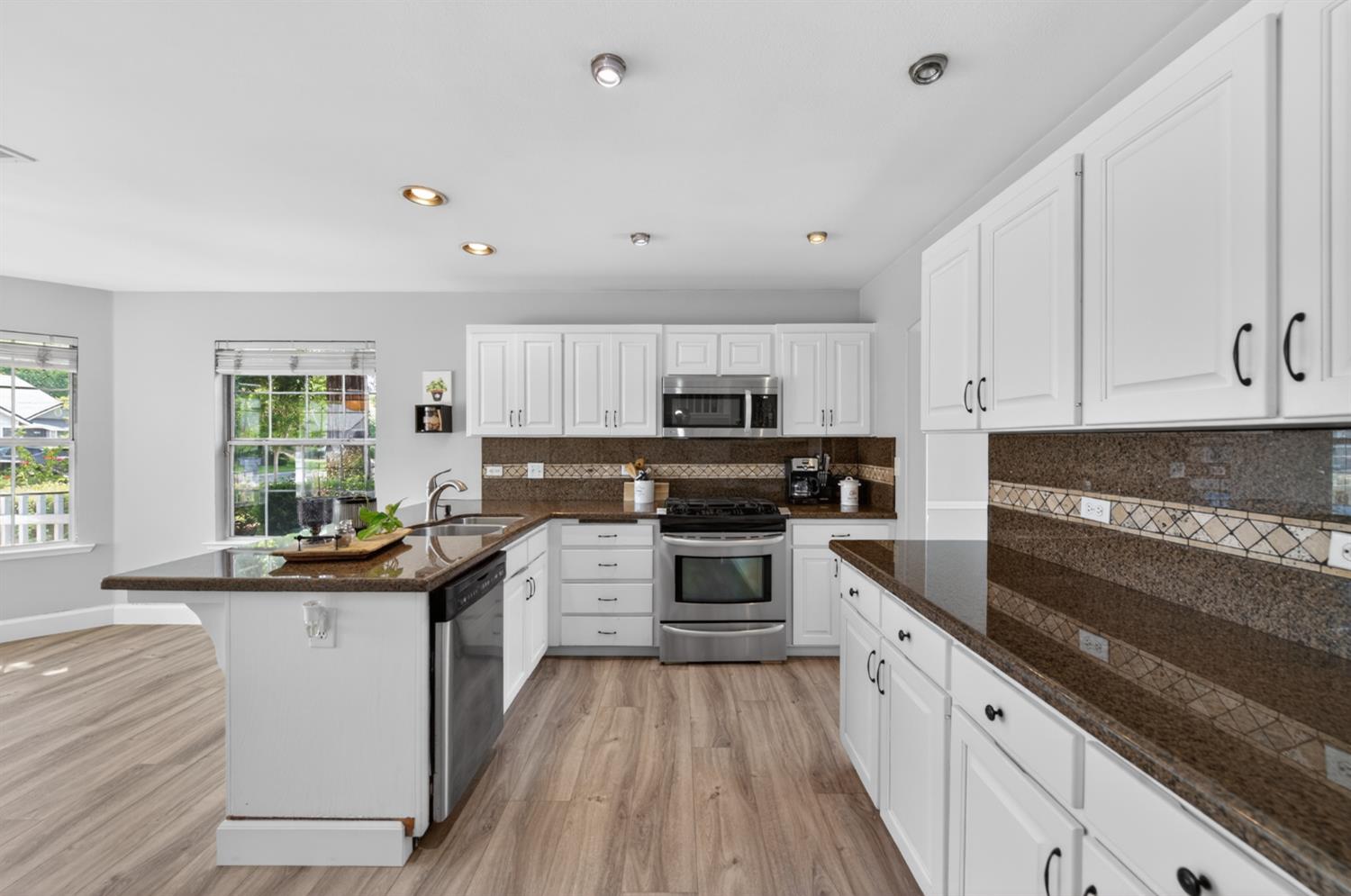 2384 E Quincy Ave, Fresno, CA 93720