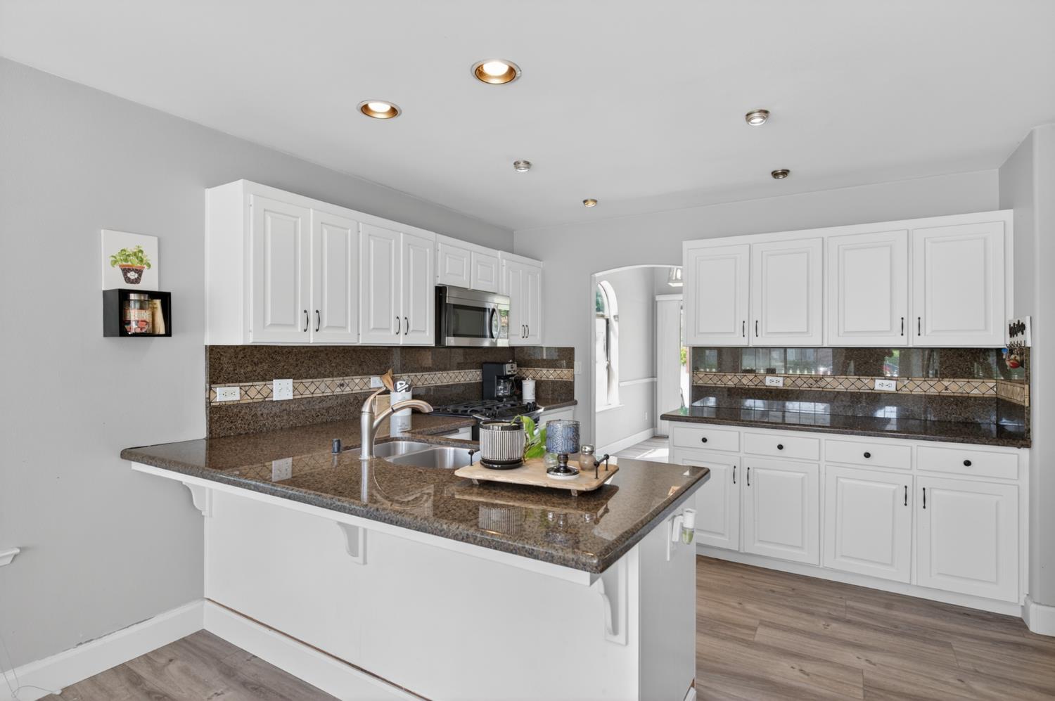 2384 E Quincy Ave, Fresno, CA 93720