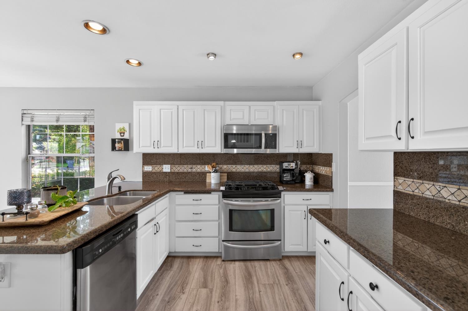 2384 E Quincy Ave, Fresno, CA 93720