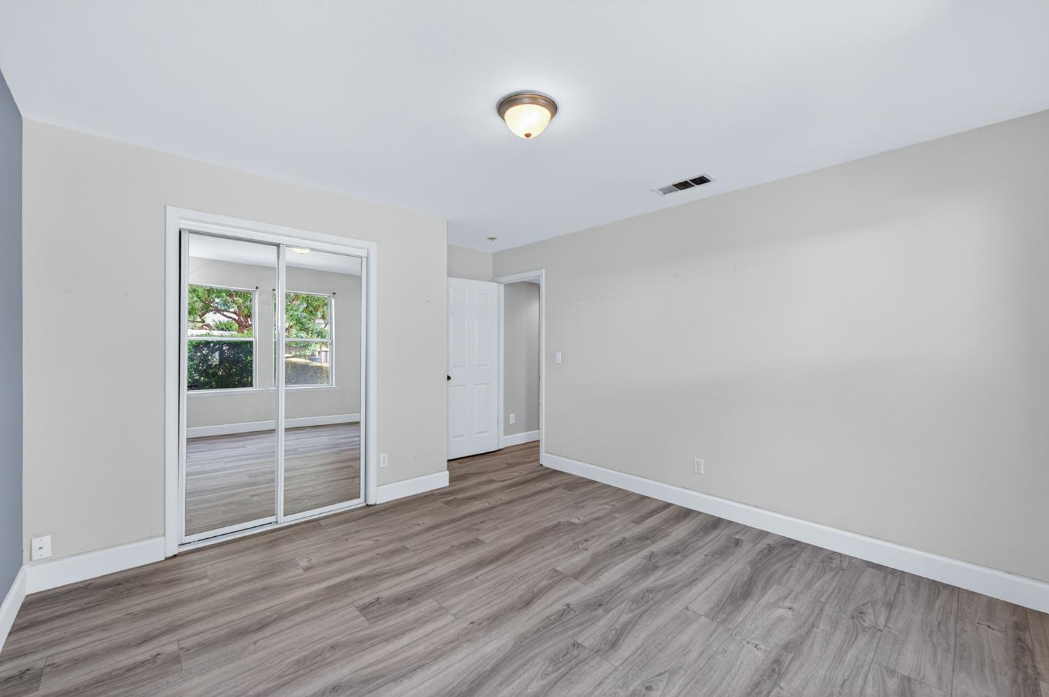 2384 E Quincy Ave, Fresno, CA 93720