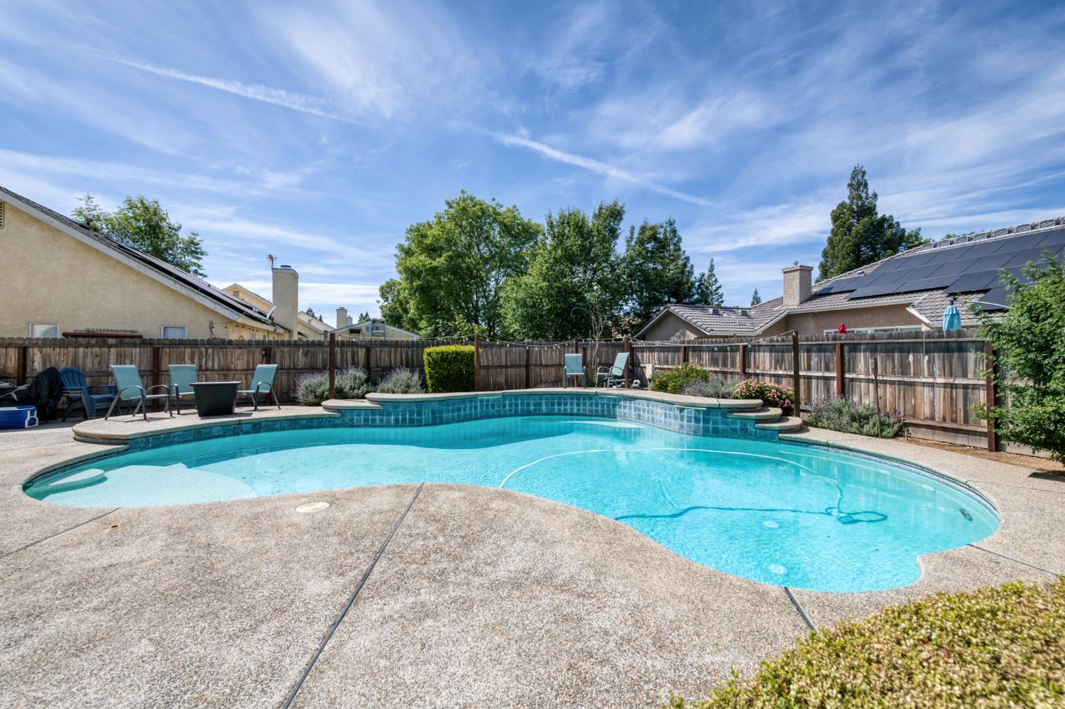 2384 E Quincy Ave, Fresno, CA 93720