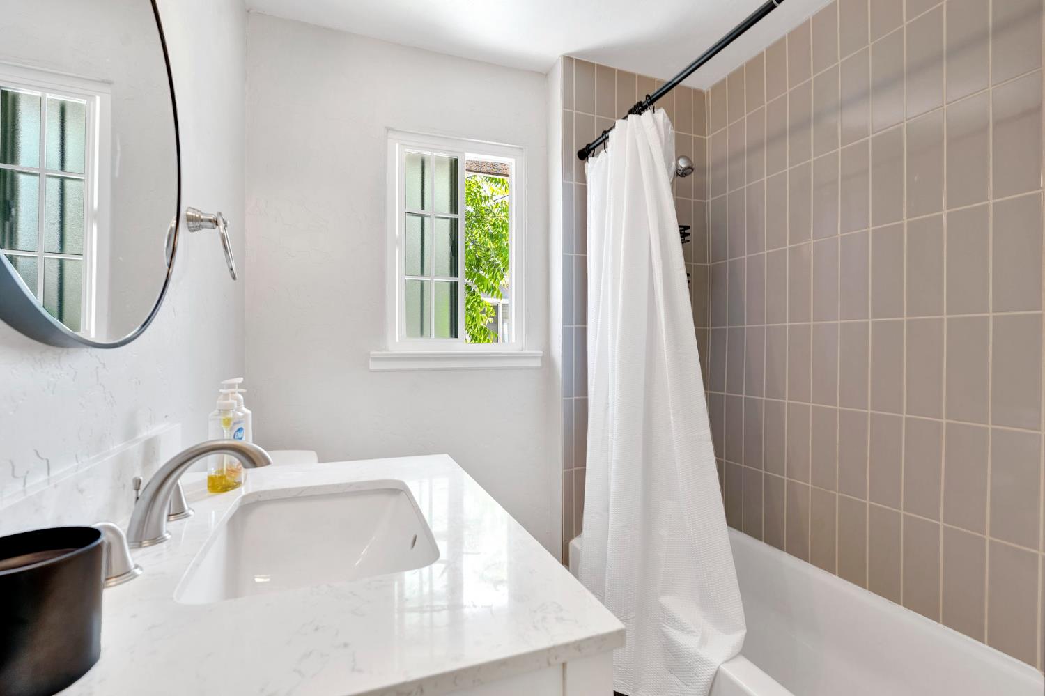 4104 E Madison Ave, Fresno, CA 93702