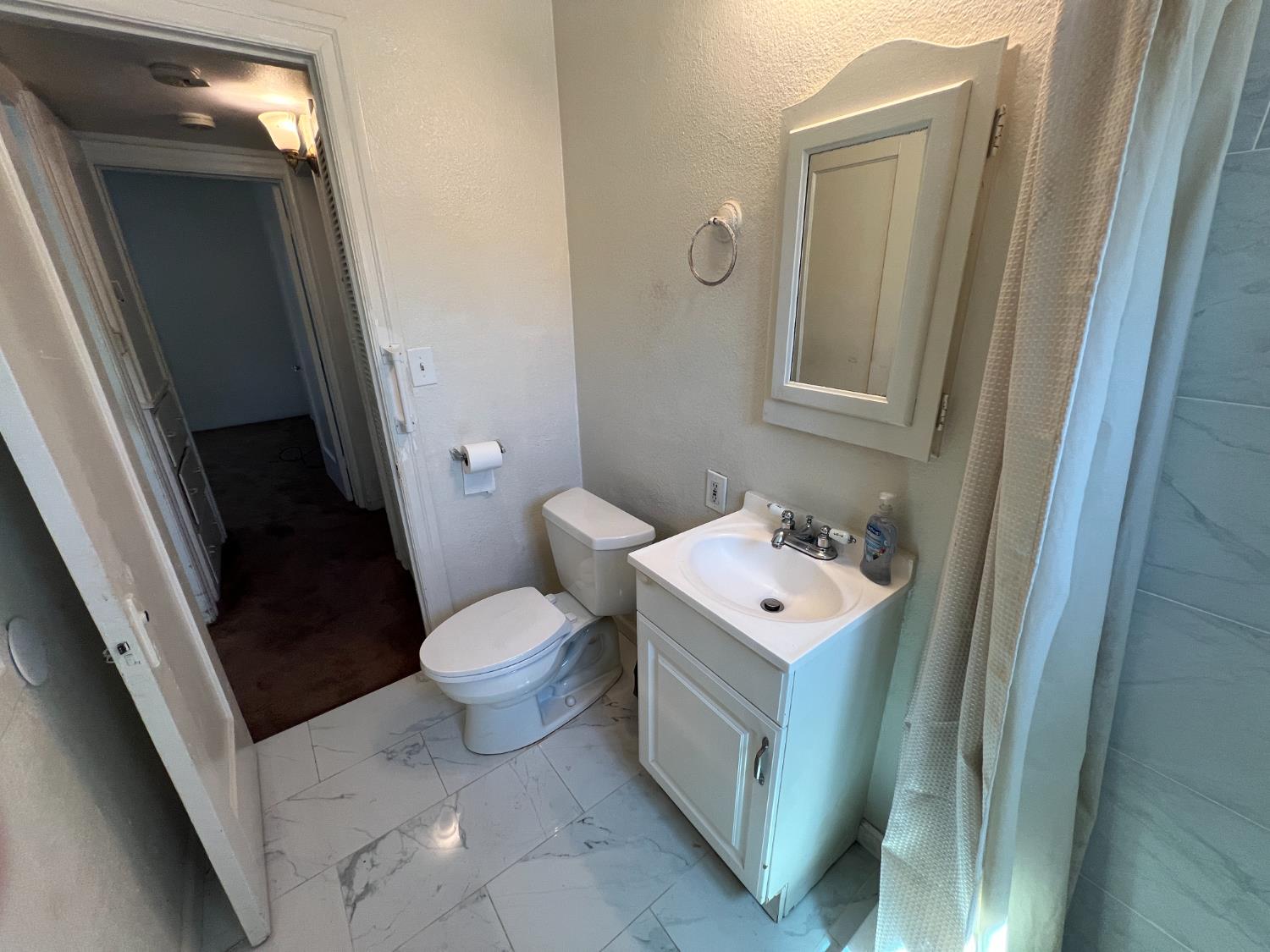 3244 E Pine Ave, Fresno, CA 93703