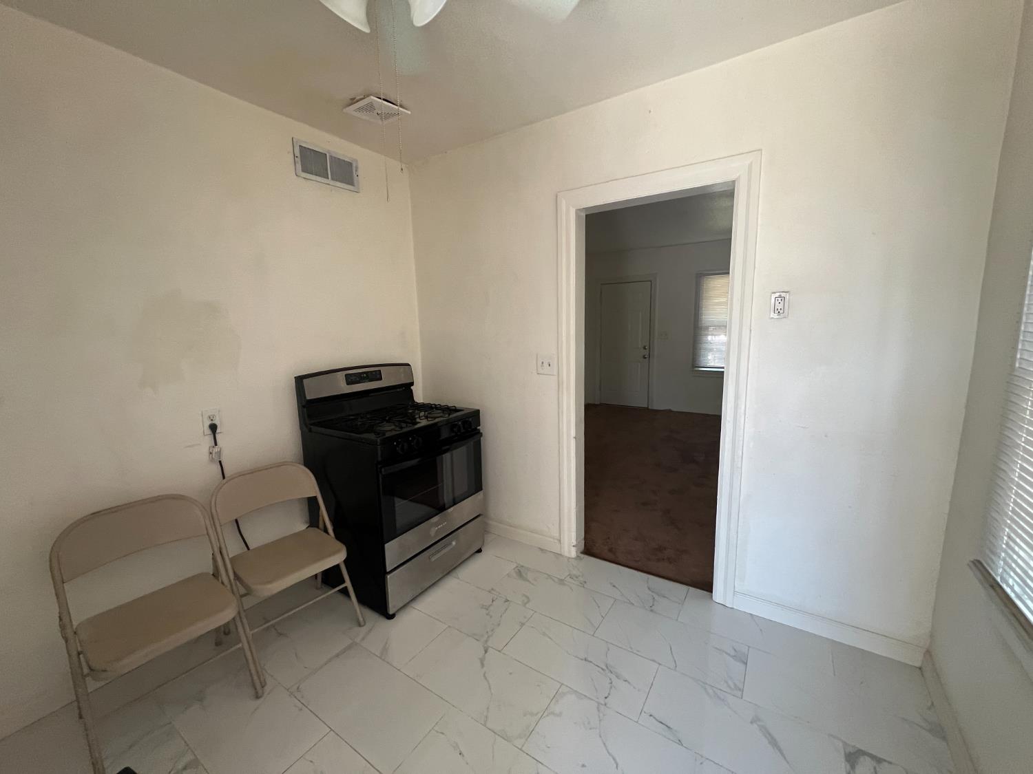 3244 E Pine Ave, Fresno, CA 93703