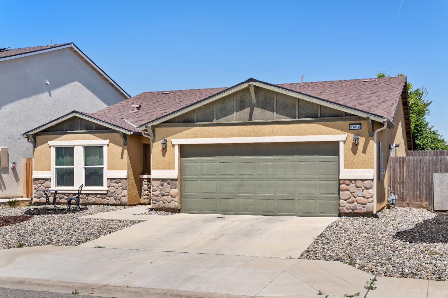 5622 W Pontiac Way, Fresno, CA 93722