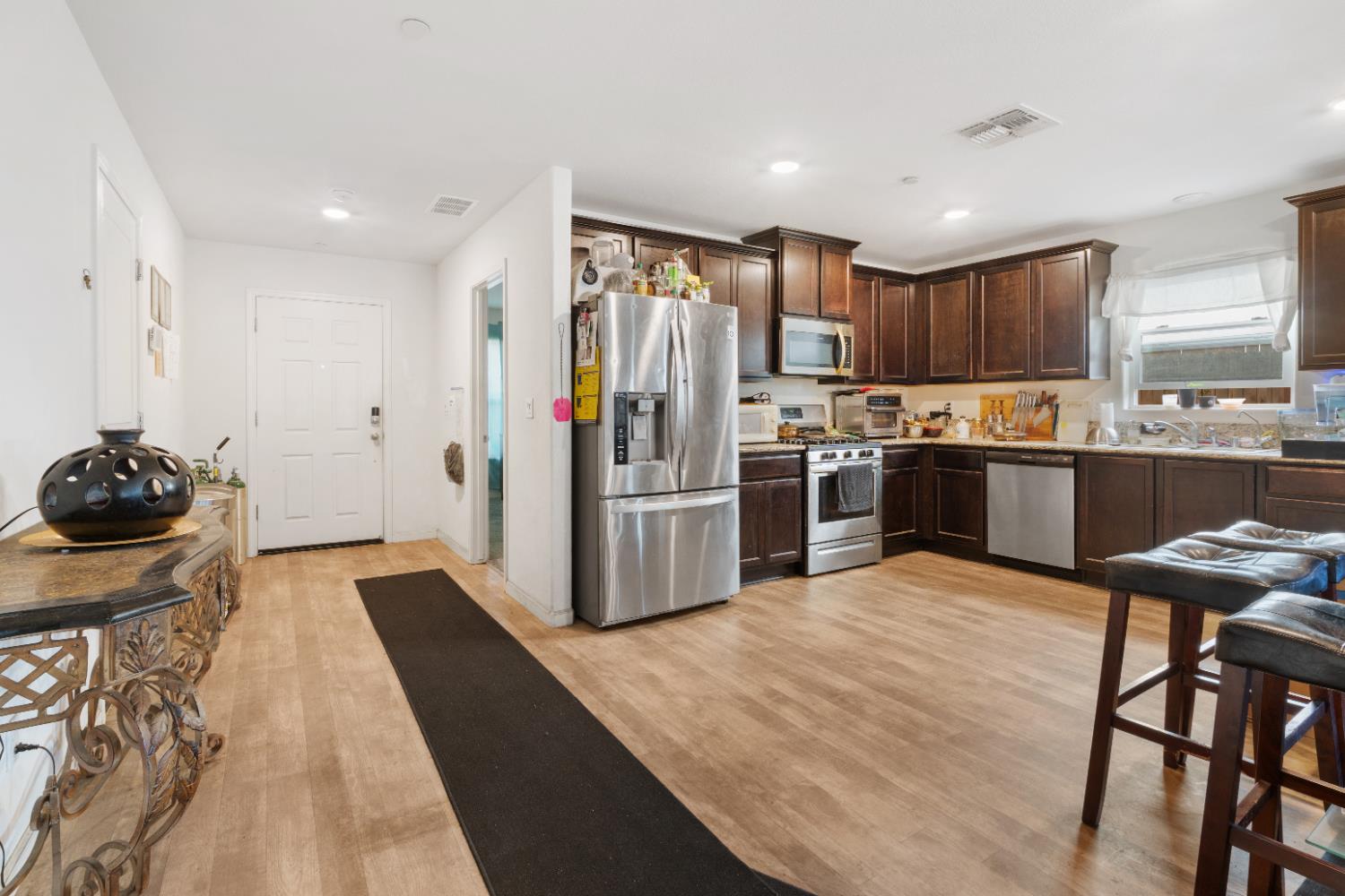 5622 W Pontiac Way, Fresno, CA 93722