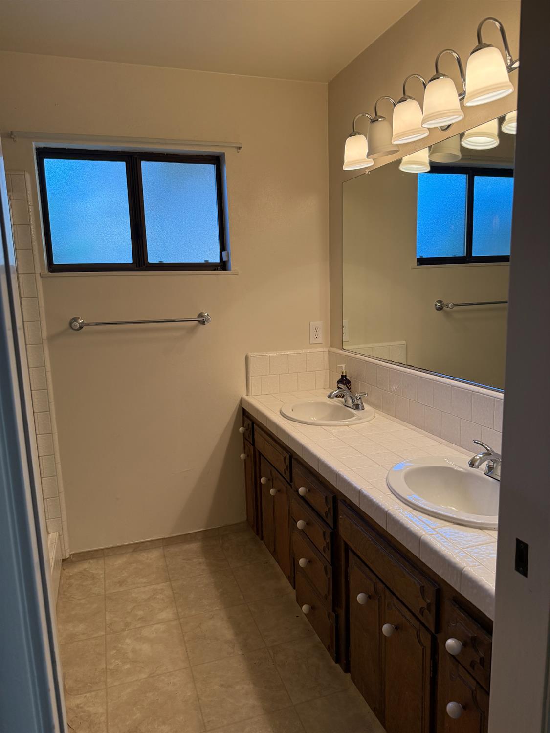 318 E Lisa Ave, Fresno, CA 93720