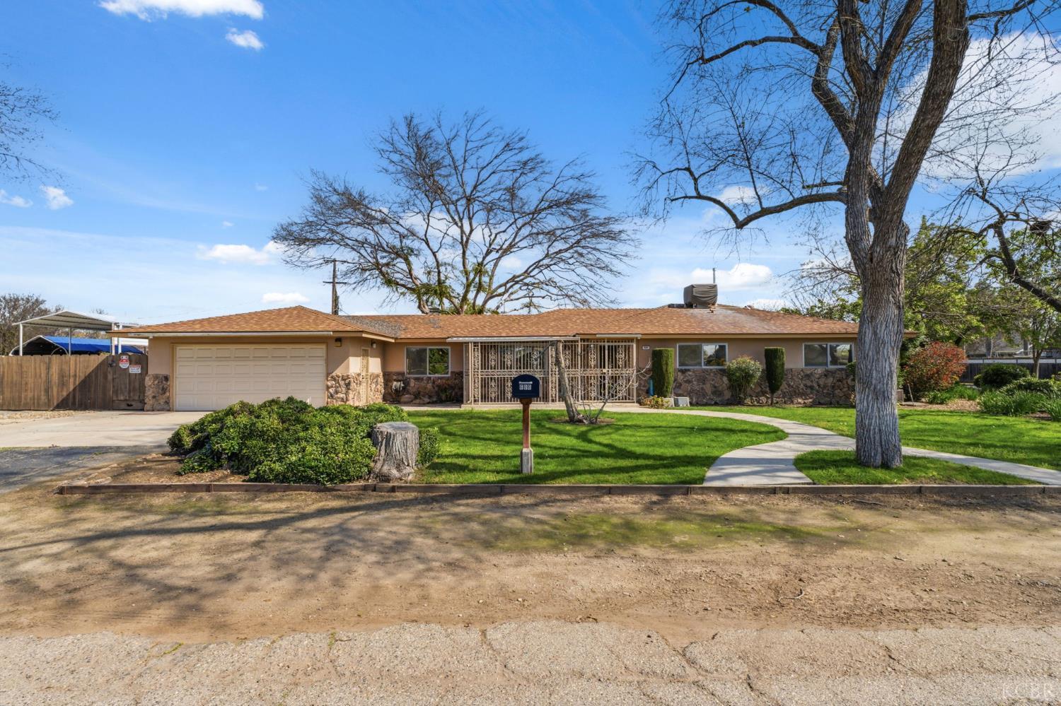 606 N Winery Ave, Fresno, CA 93727