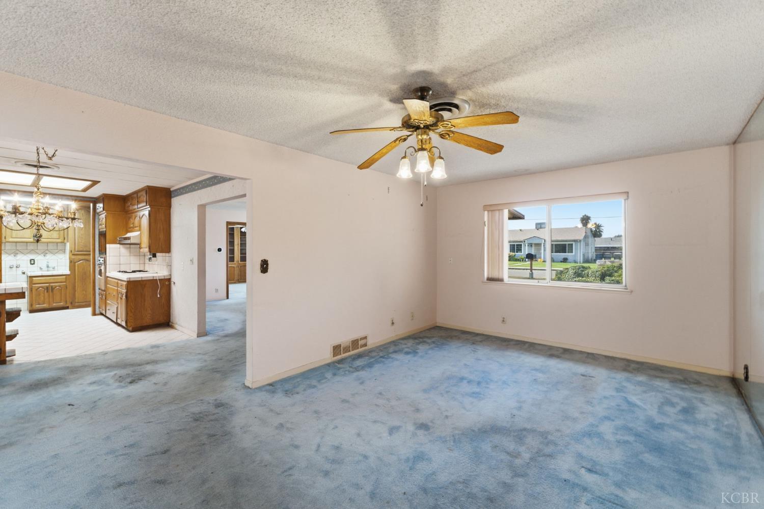 606 N Winery Ave, Fresno, CA 93727