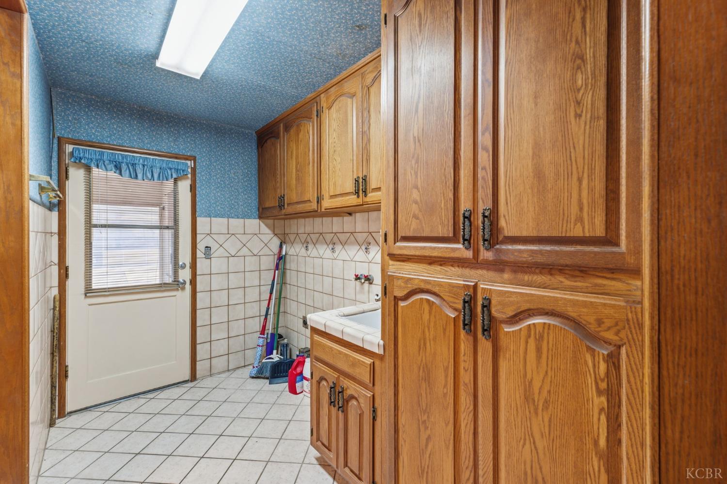 606 N Winery Ave, Fresno, CA 93727