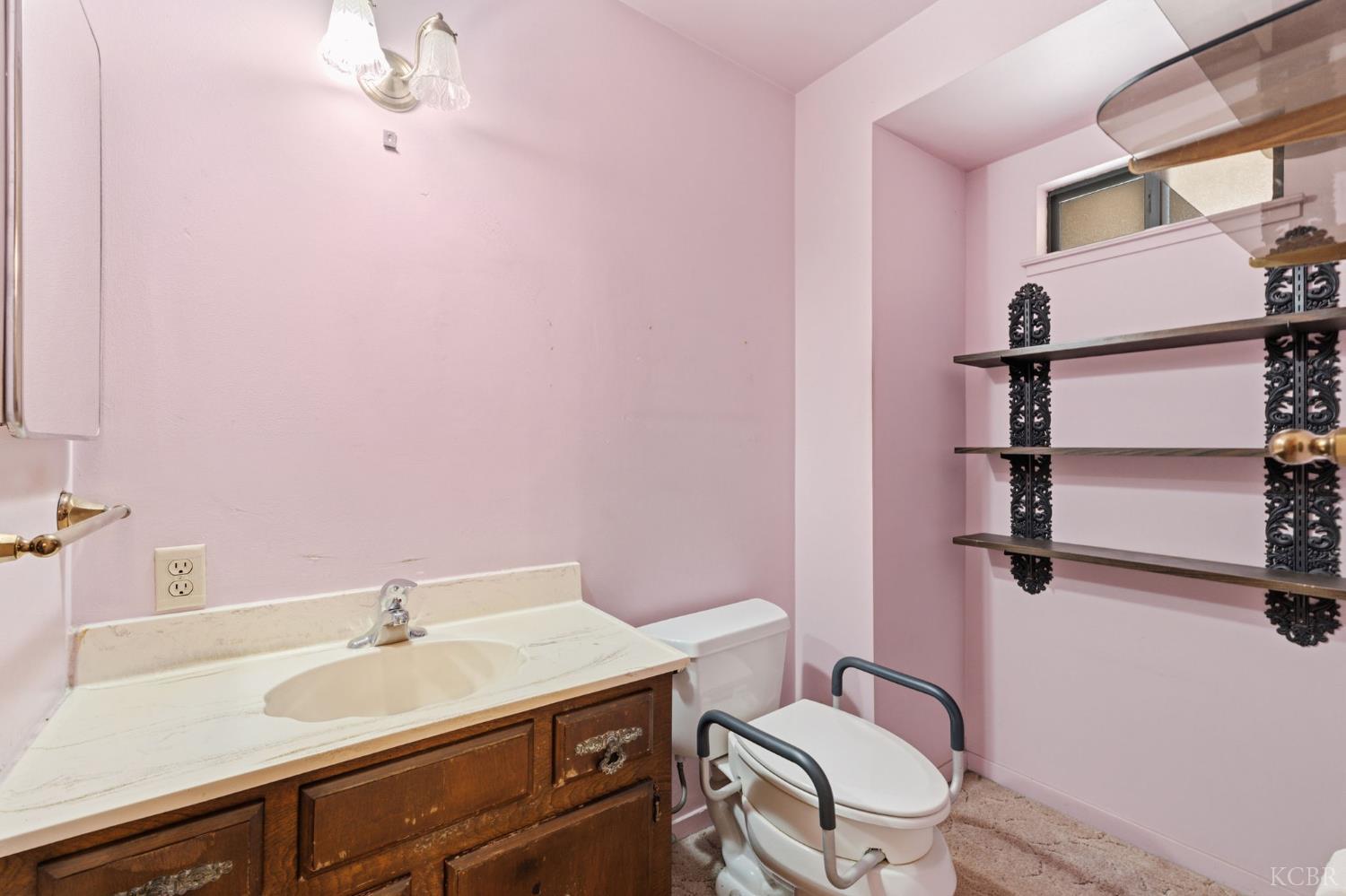 606 N Winery Ave, Fresno, CA 93727