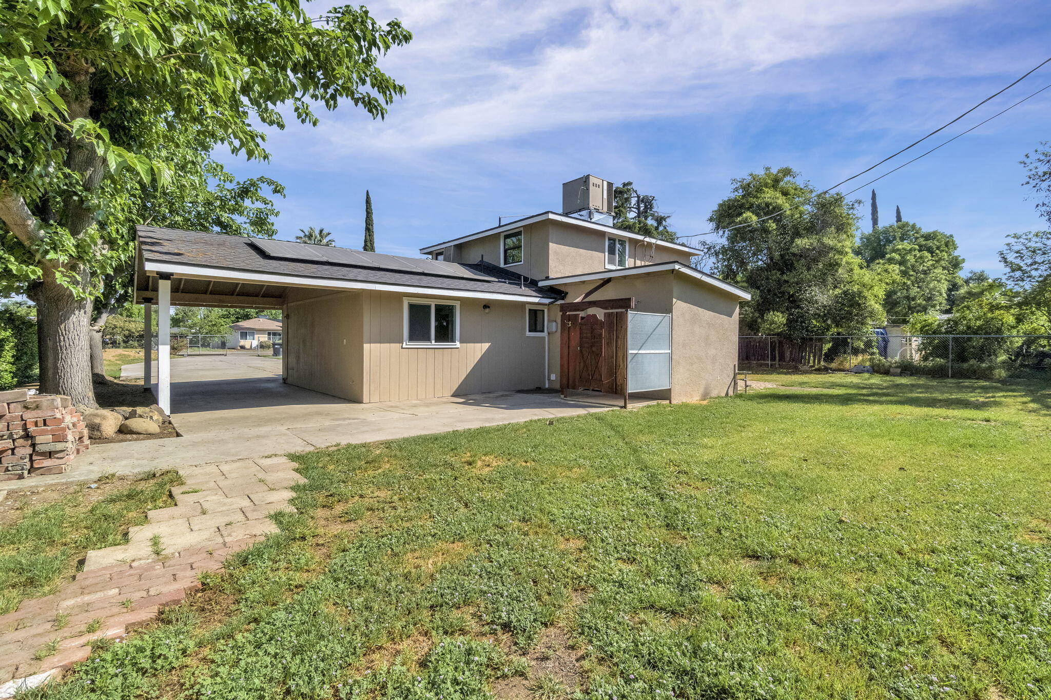 5132 E Washington Ave, Fresno, CA 93727